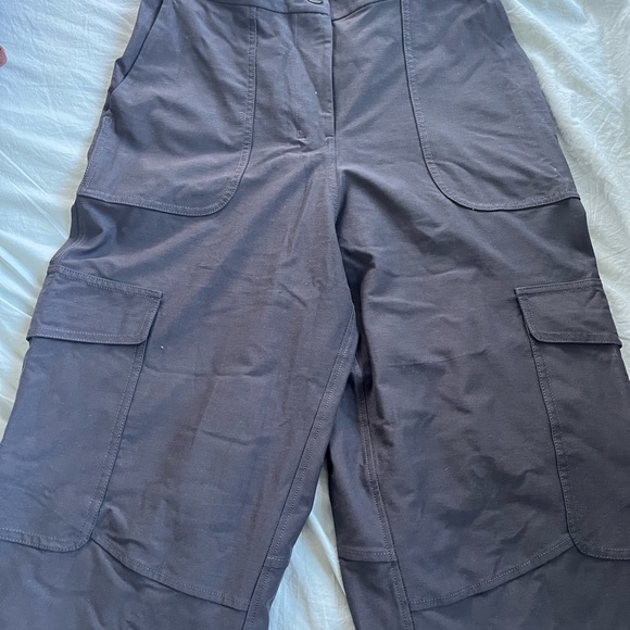 Lululemon NWOT Utilitech Cargo Pants charcoal 28 - Picture 5 of 6